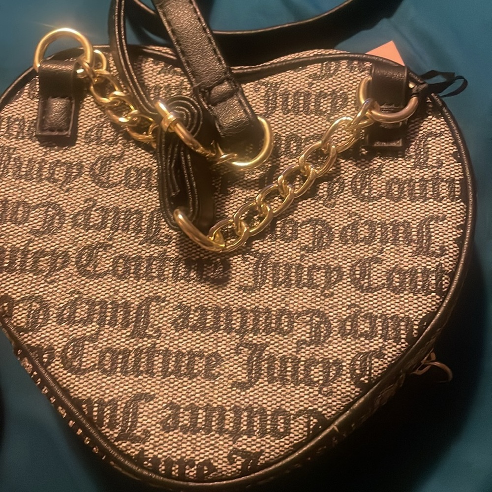 Black beige  a little piece of heart xbody purse - Picture 4 of 5